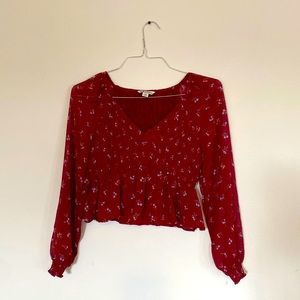 American Eagle Red & Blue Floral Chic Blouse Size: Small